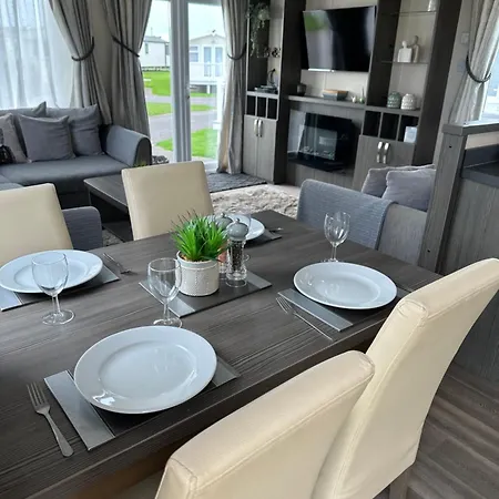 Lagoon Close Holiday Home Pagham Exterior photo