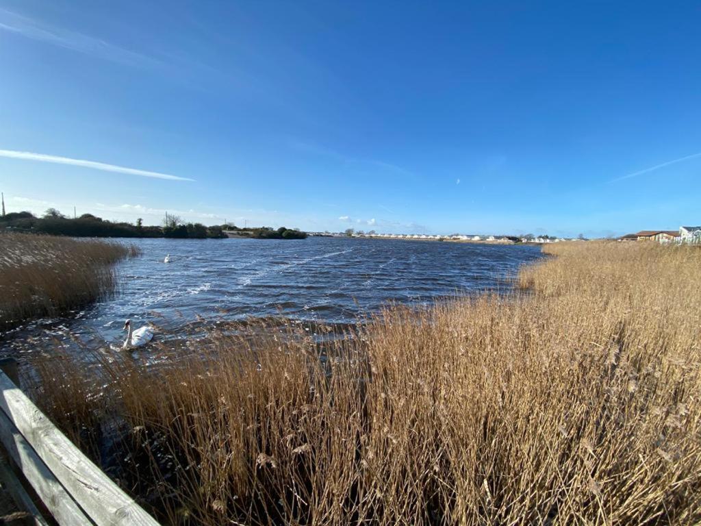 Lagoon Close *