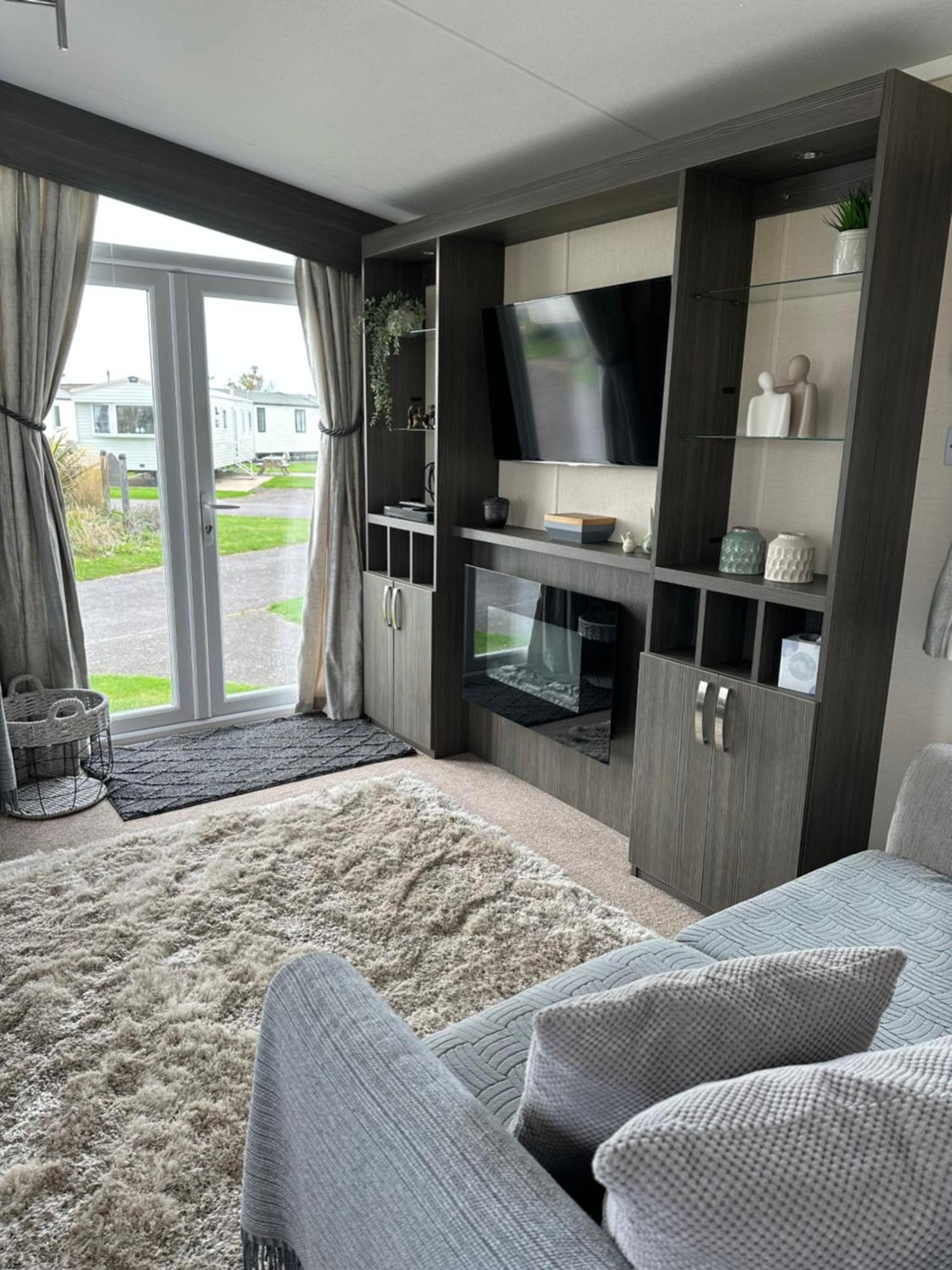 Lagoon Close Holiday home